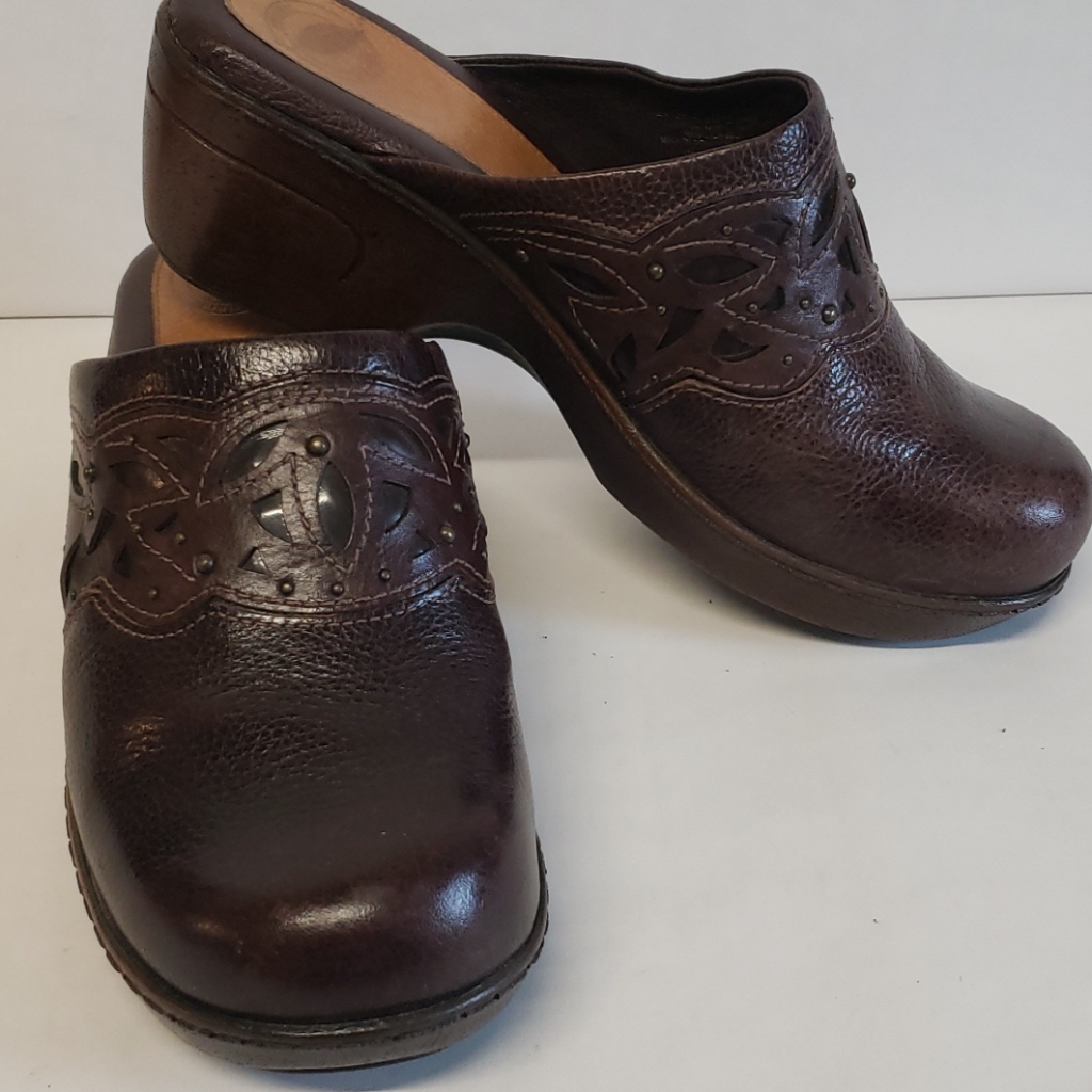 Nuture Clogs
